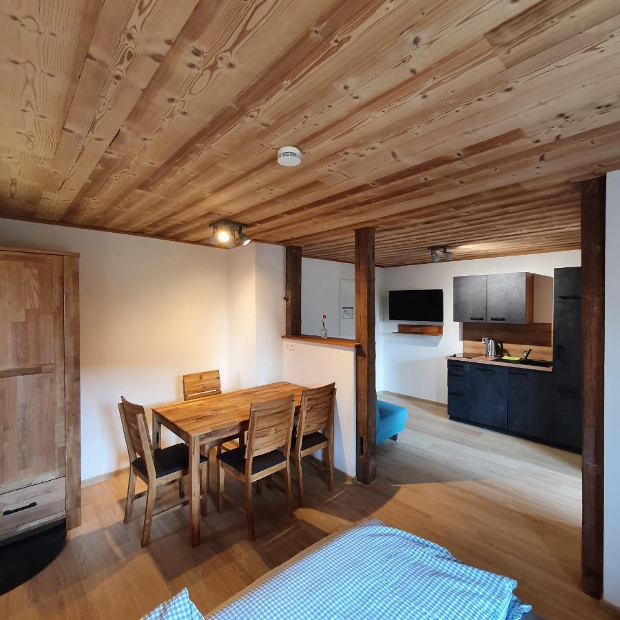 Alte Backstube - Ferienwohnung Huettenstube Und Ferienzimmer Auszeit Erkenbrechtsweiler Luaran gambar