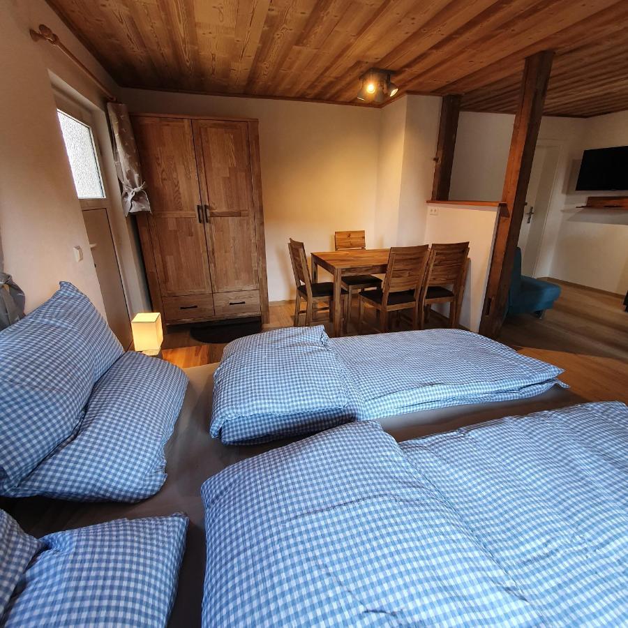 Alte Backstube - Ferienwohnung Huettenstube Und Ferienzimmer Auszeit Erkenbrechtsweiler Luaran gambar