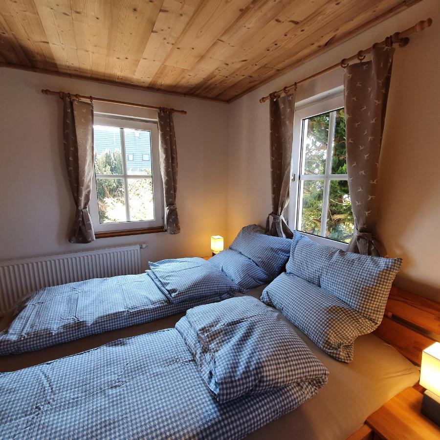 Alte Backstube - Ferienwohnung Huettenstube Und Ferienzimmer Auszeit Erkenbrechtsweiler Luaran gambar