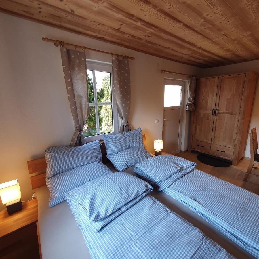 Alte Backstube - Ferienwohnung Huettenstube Und Ferienzimmer Auszeit Erkenbrechtsweiler Luaran gambar