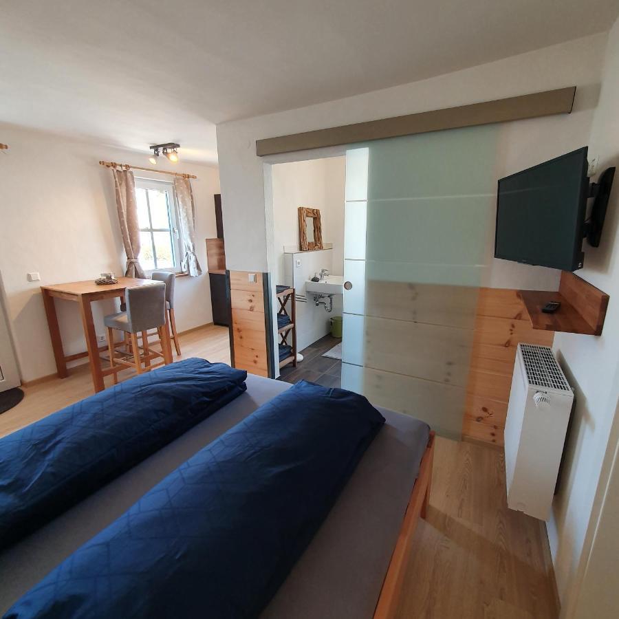 Alte Backstube - Ferienwohnung Huettenstube Und Ferienzimmer Auszeit Erkenbrechtsweiler Luaran gambar