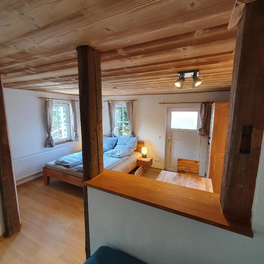 Alte Backstube - Ferienwohnung Huettenstube Und Ferienzimmer Auszeit Erkenbrechtsweiler Luaran gambar