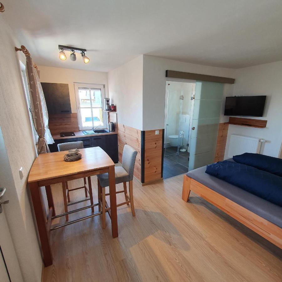 Alte Backstube - Ferienwohnung Huettenstube Und Ferienzimmer Auszeit Erkenbrechtsweiler Luaran gambar