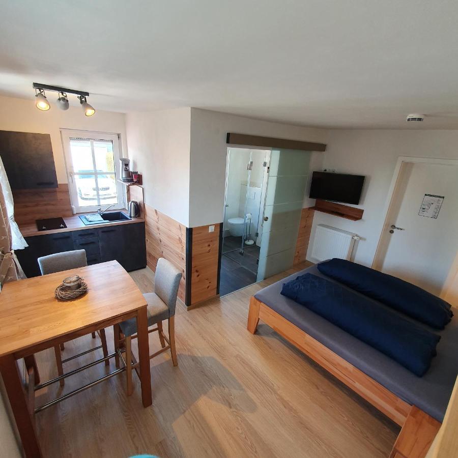 Alte Backstube - Ferienwohnung Huettenstube Und Ferienzimmer Auszeit Erkenbrechtsweiler Luaran gambar